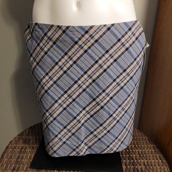 NWT Old Navy Plaid Mini Skirt Size 10 Side Pockets Preppy Academia Italy Fabric - Picture 5 of 15